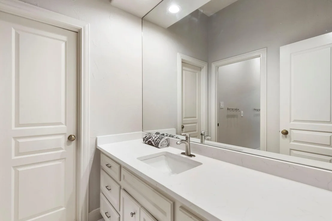 Photo of 326 S Silvershire Circle