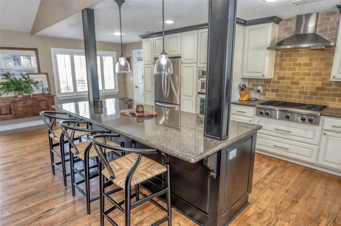 Photo of 700 Peachtree Drive