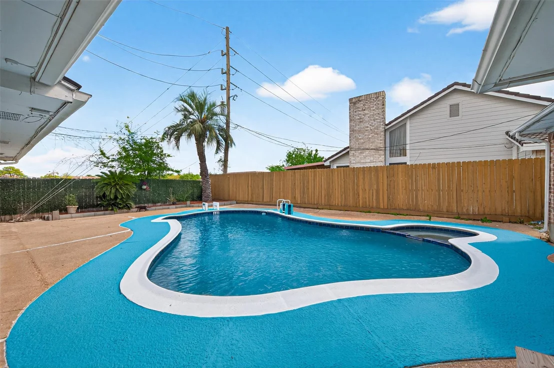 Photo of 5722 Arncliffe Drive