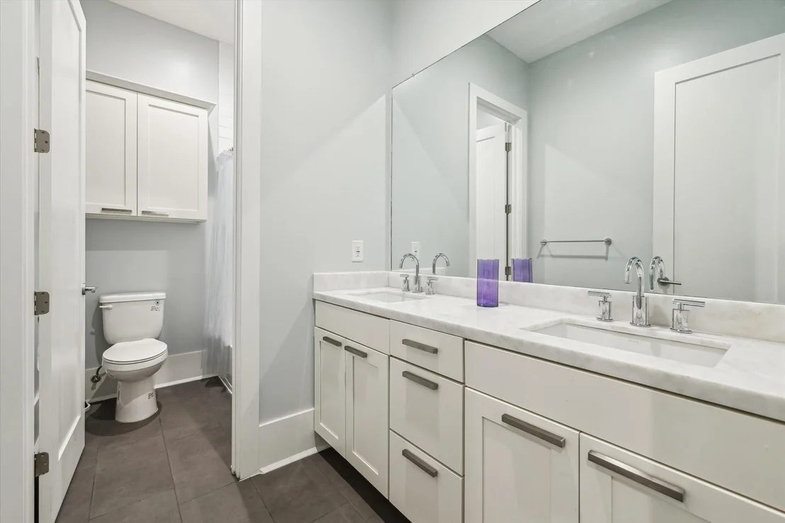 Photo of 1010 Waltway Drive