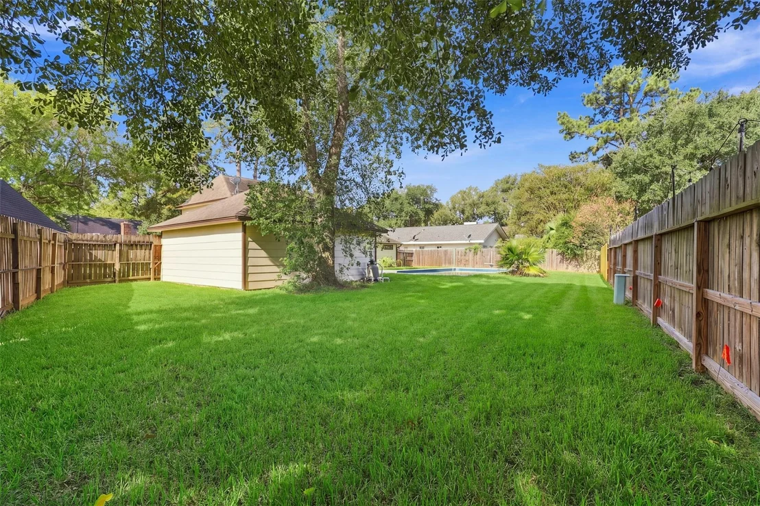 Photo of 8119 Pine Green Lane