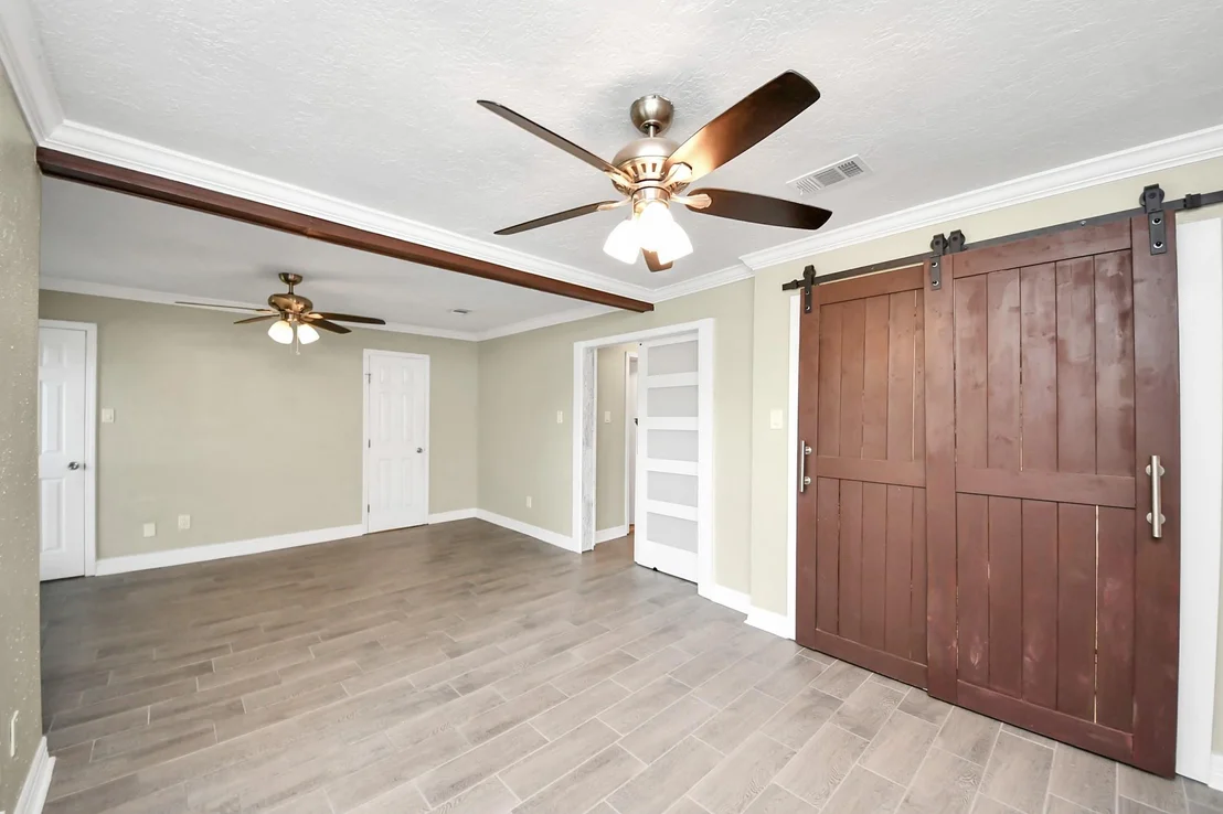 Photo of 1104 N Heron Drive