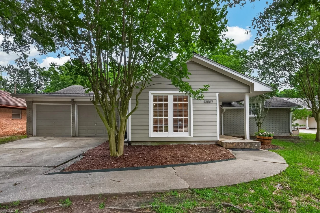 Photo of 10807 Oasis Drive