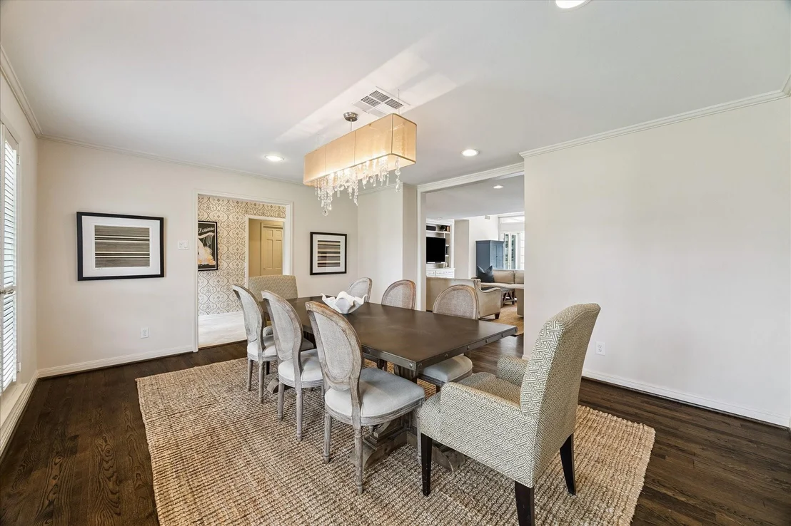 Photo of 6143 Chevy Chase Drive