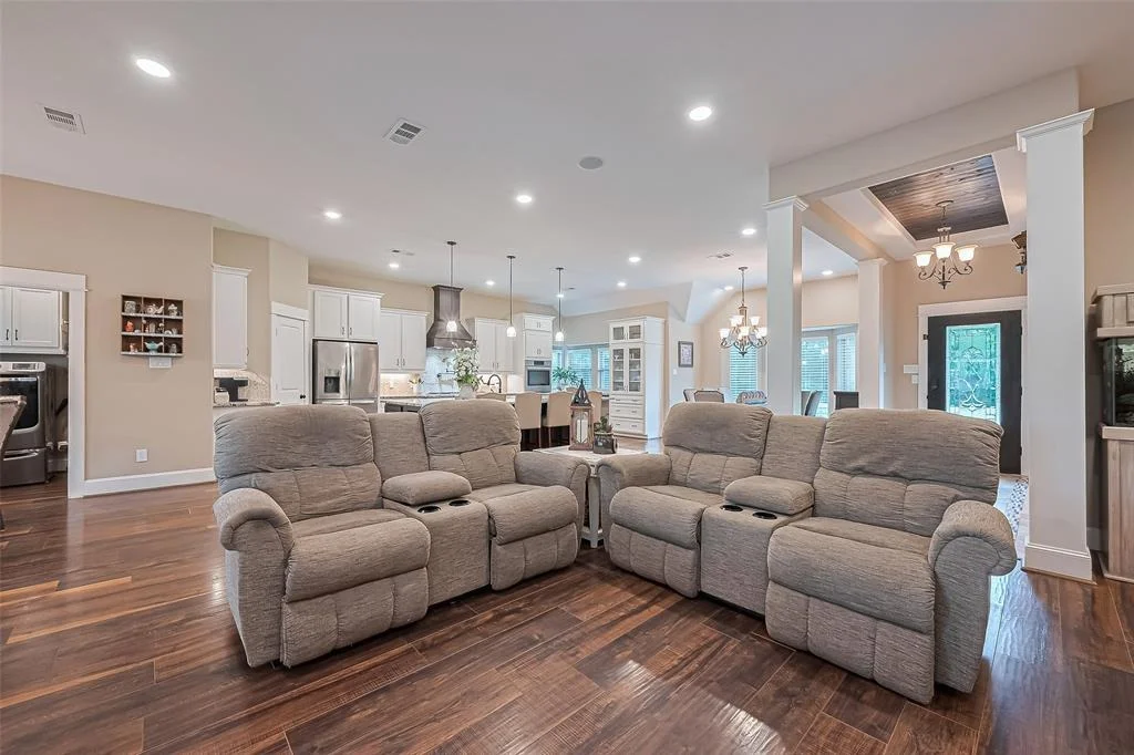 Photo of 722 River Plantation Drive