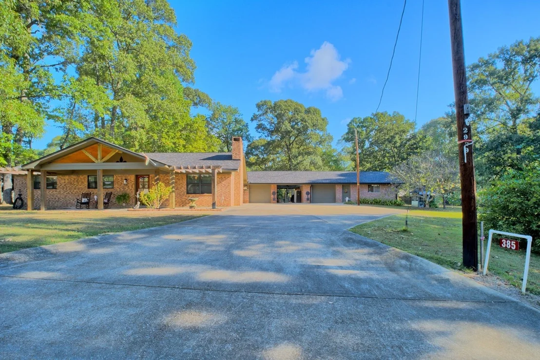 Photo of 385 Cedar Ridge