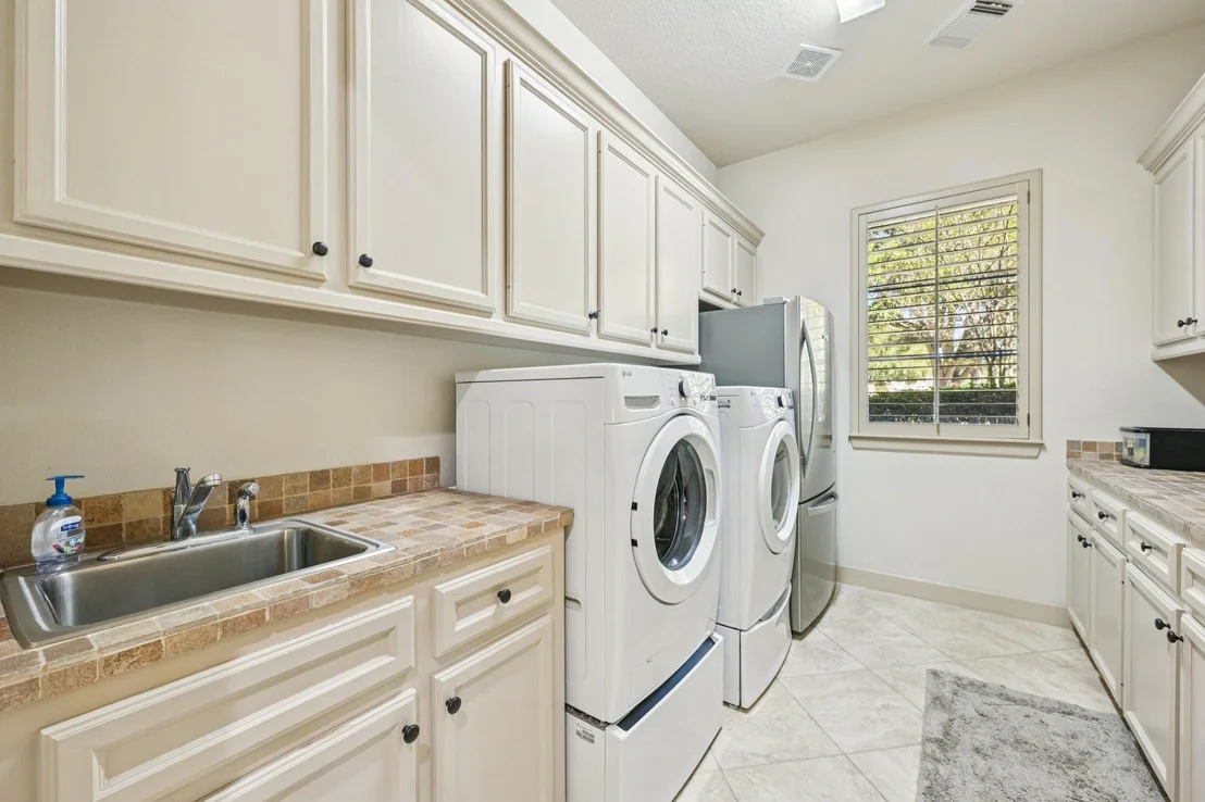 Photo of 51 Sandown Park Drive