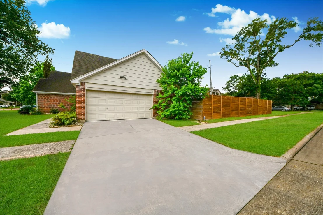 Photo of 15719 Baytree