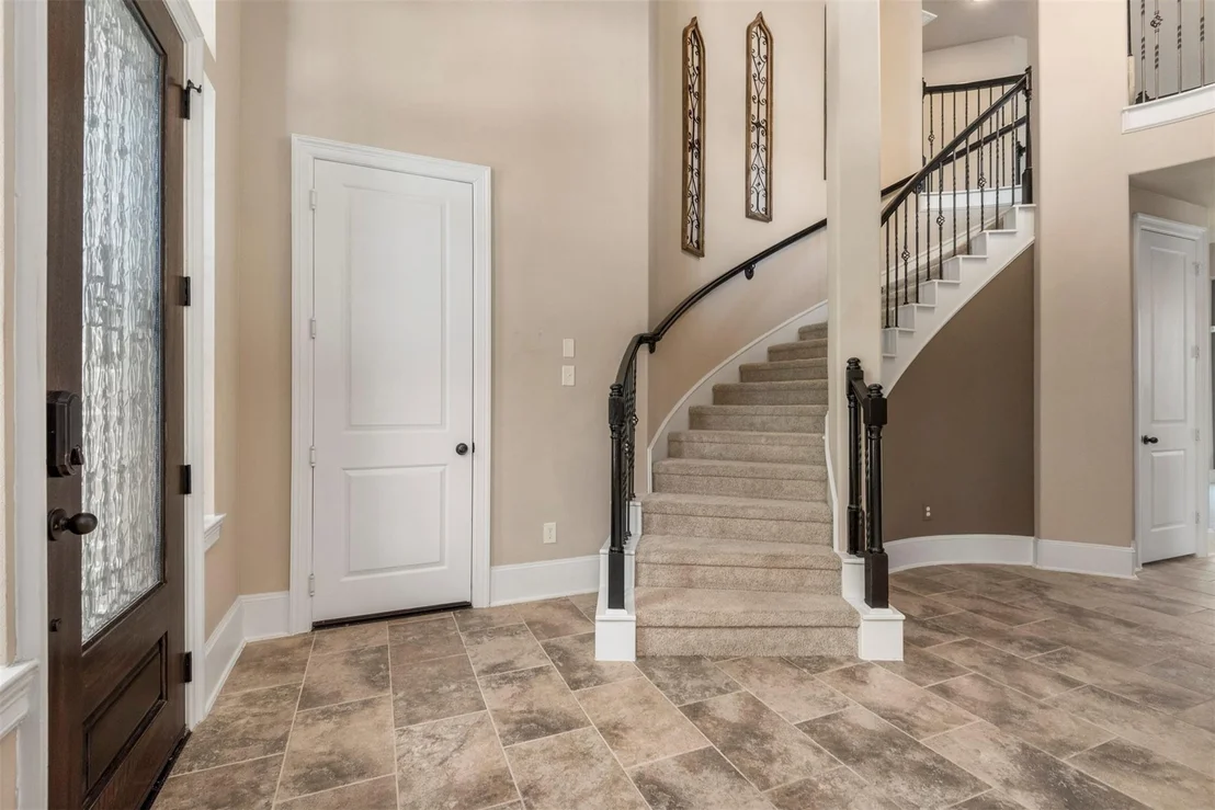 Photo of 1715 Laremont Bend Drive