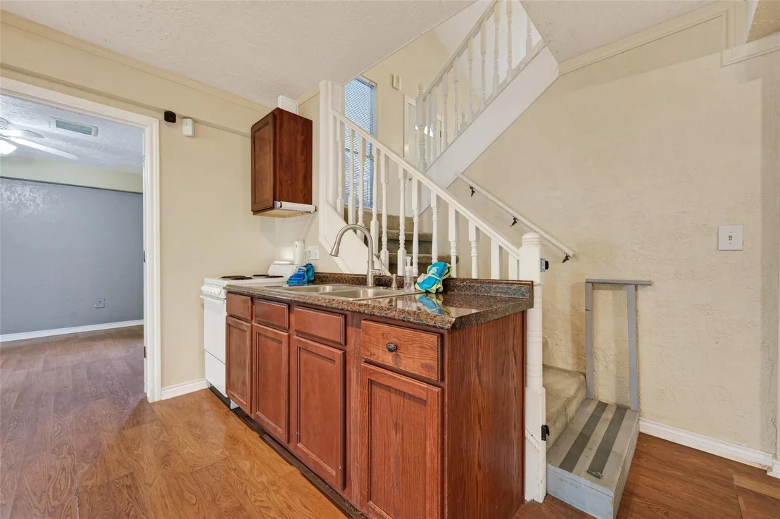 Photo of 805 Lake View Drive