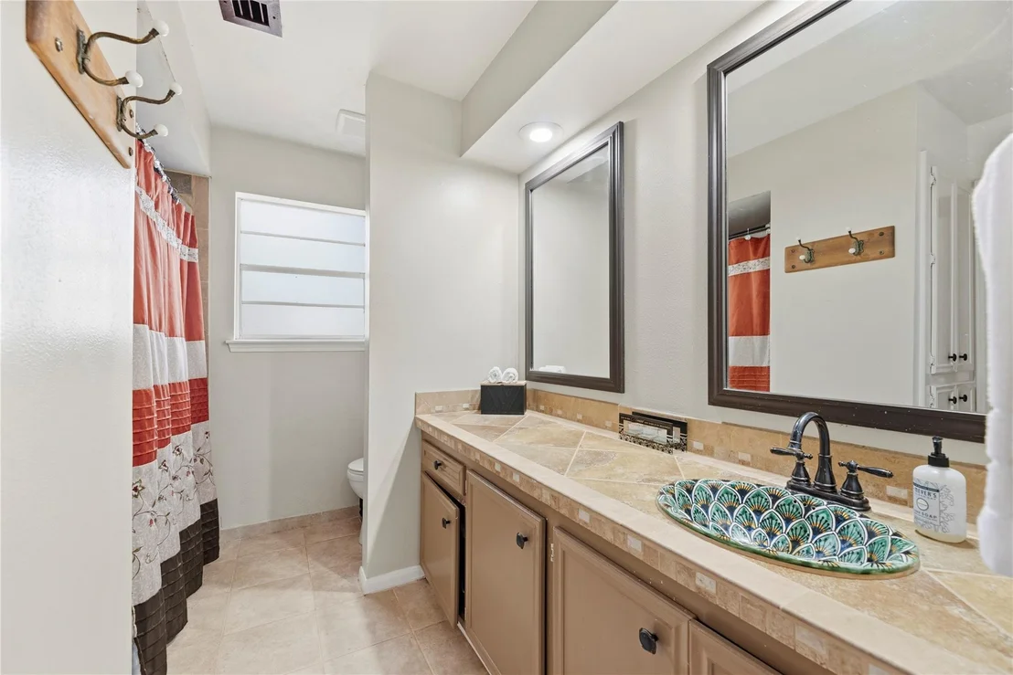 Photo of 14203 Wickersham Lane