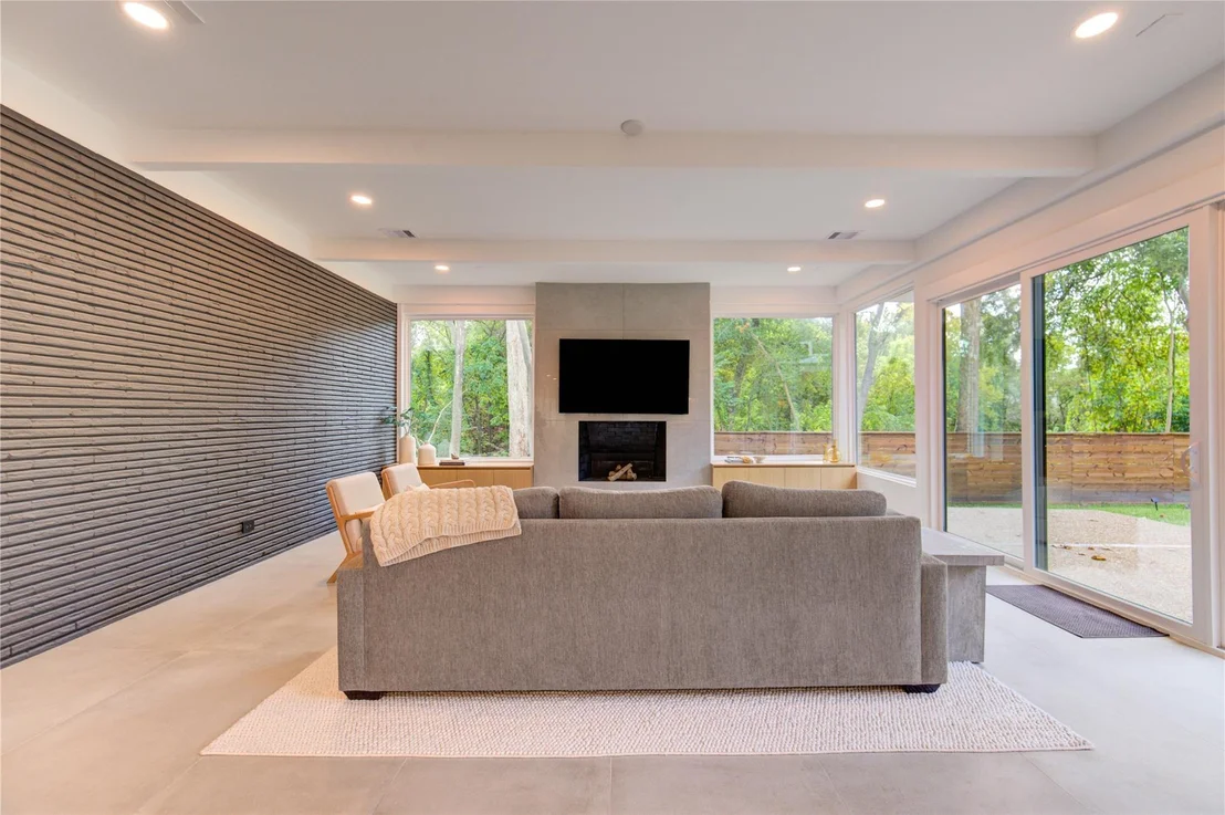 Photo of 303 Isolde Drive