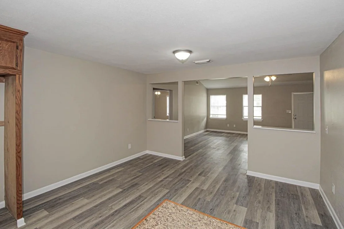 Photo of 345 Cherokee Lane