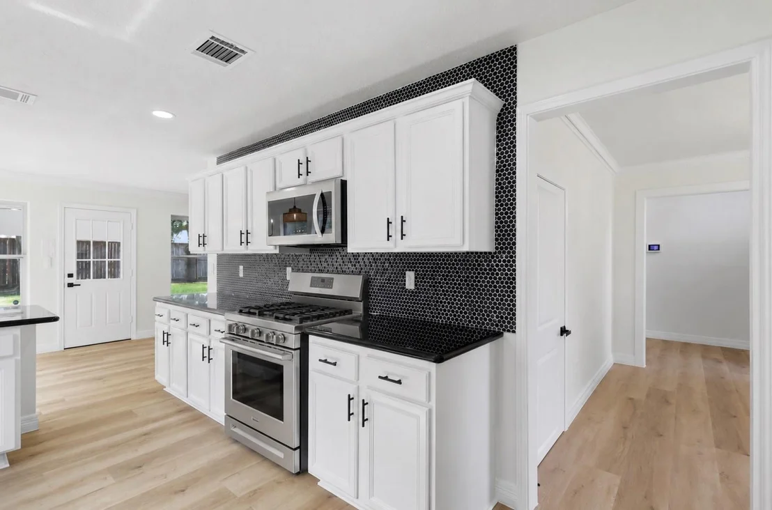Photo of 4823 Meadowglen Drive