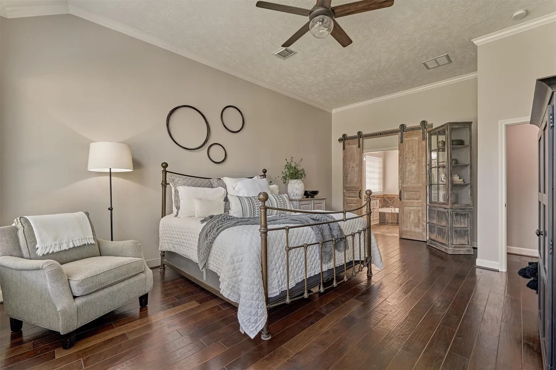 Photo of 170 N Hazelcrest Circle