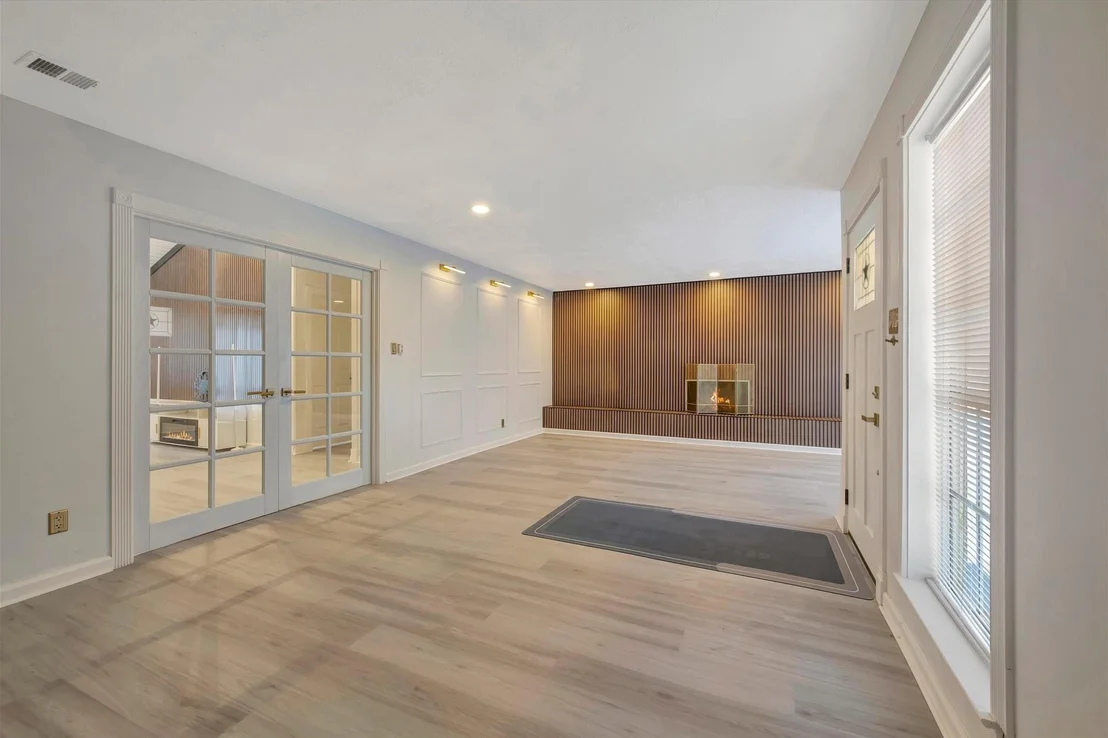 Photo of 910 Beachcomber Lane