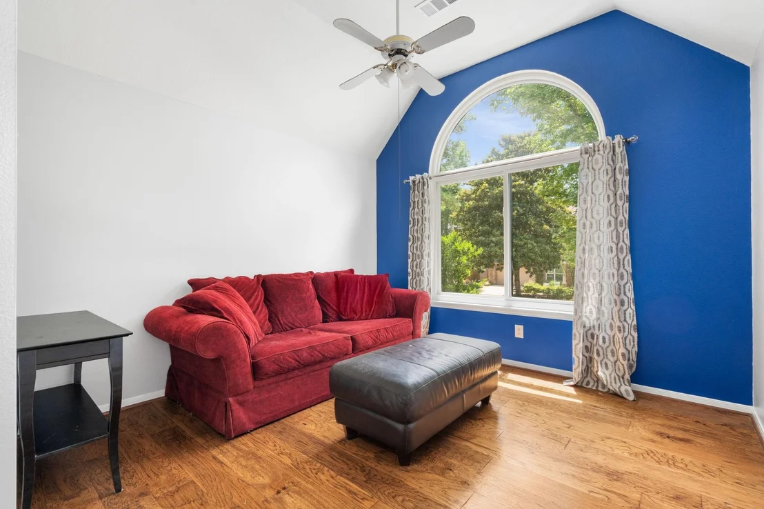 Photo of 15 S Piney Plains Circle