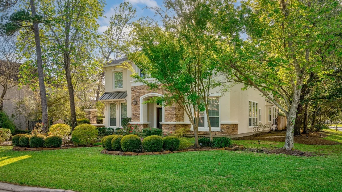 Photo of 187 E Lansdowne Circle