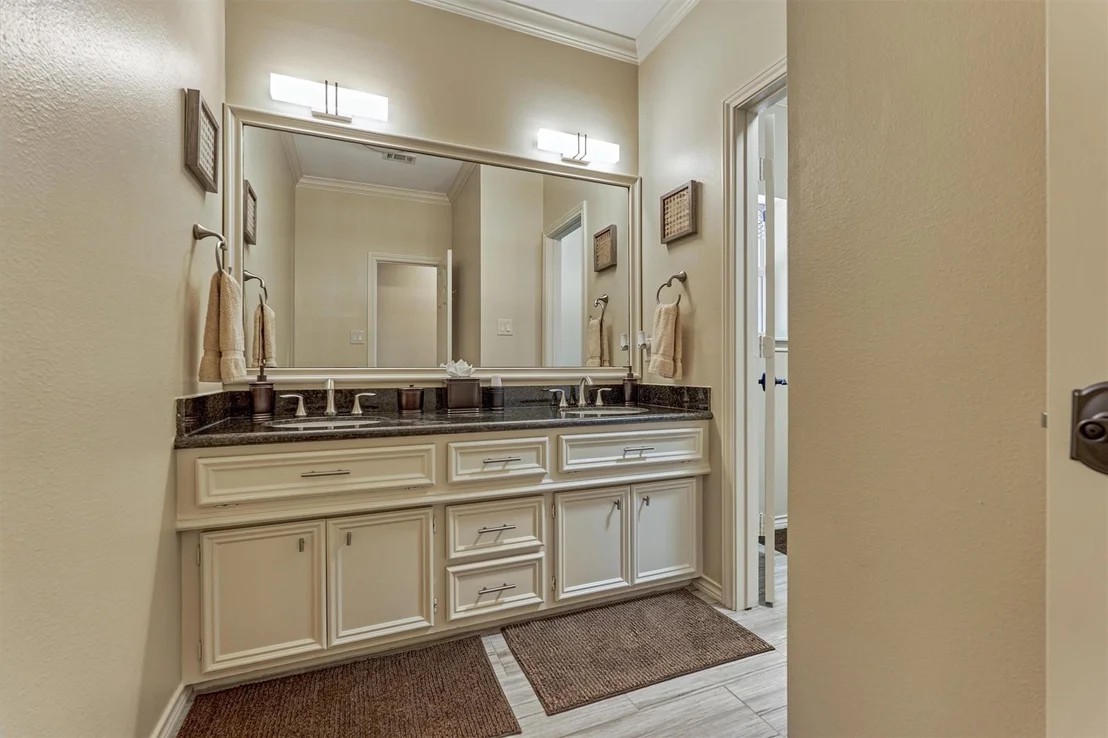Photo of 150 Lake View Circle