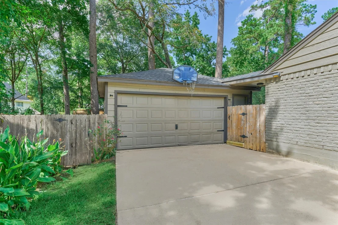 Photo of 6506 Larkmount Drive