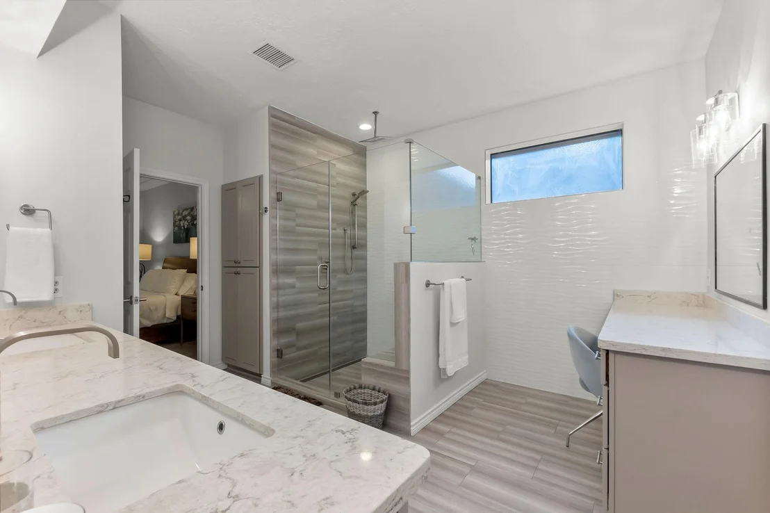 Photo of 122 E Placid Hill Circle