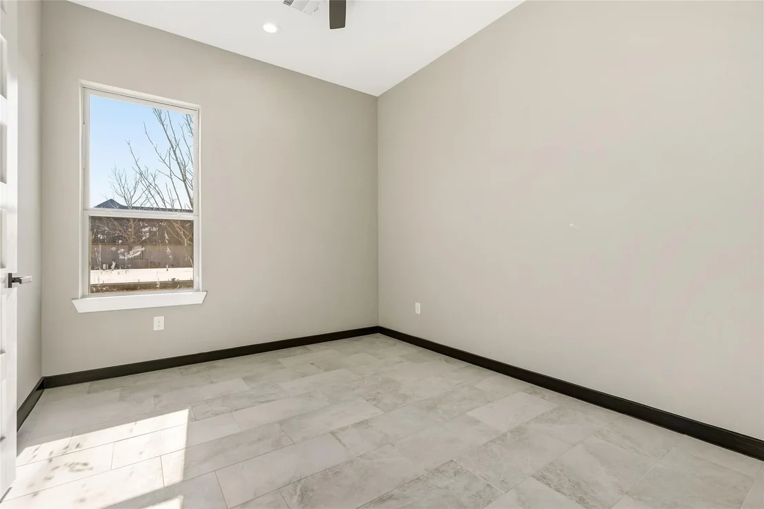 Photo of 208 Silverleaf Street