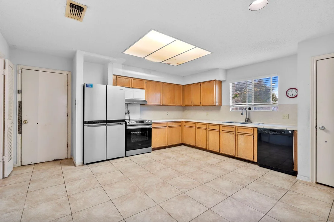 Photo of 8239 Twin Tree Lane