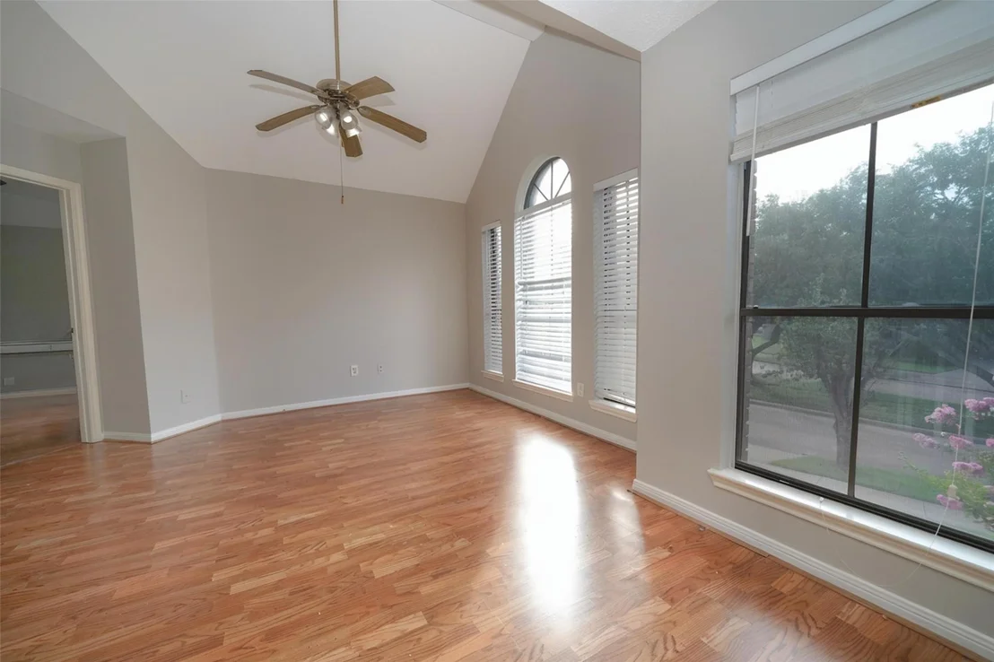 Photo of 4610 Sunshine Drive