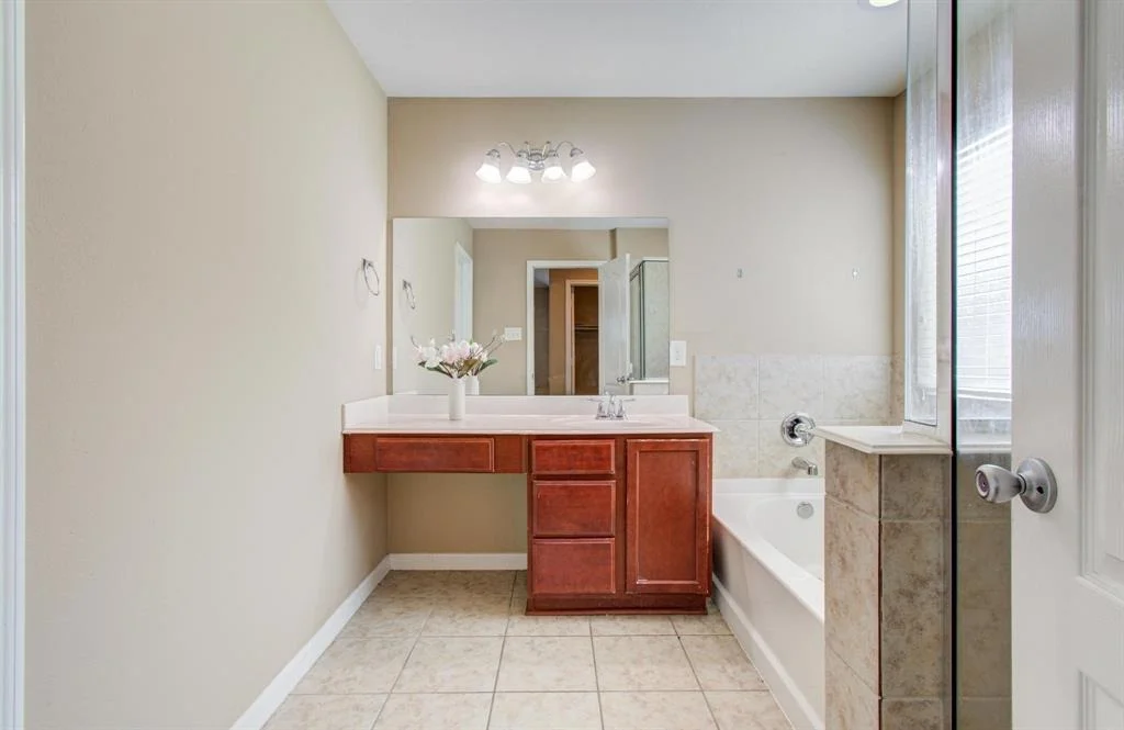 Photo of 810 Ellerton Lane