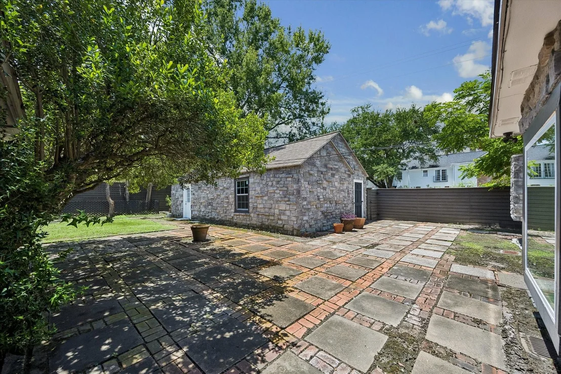 Photo of 3071 Locke Lane