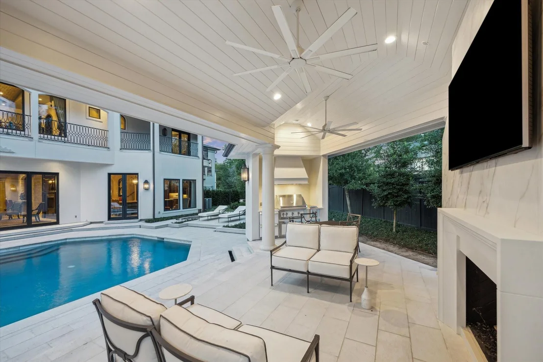 Photo of 11095 Memorial Drive