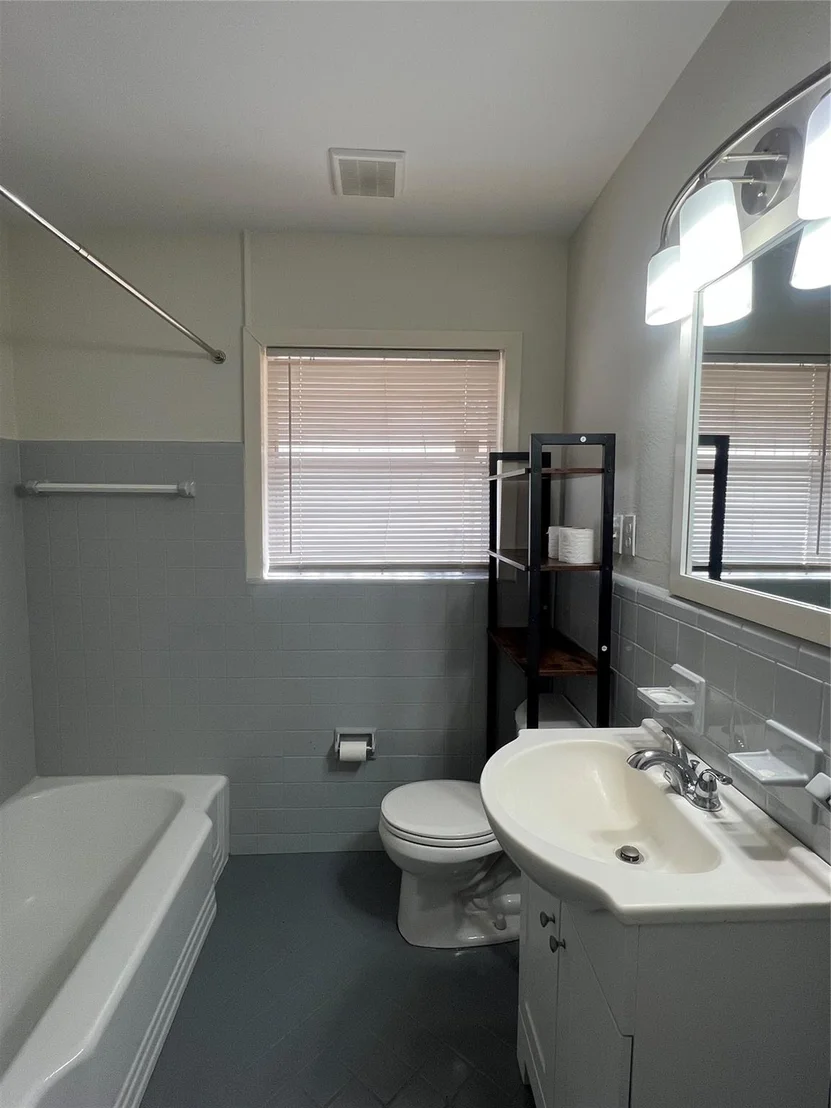 Photo of 5103 Creekbend Drive