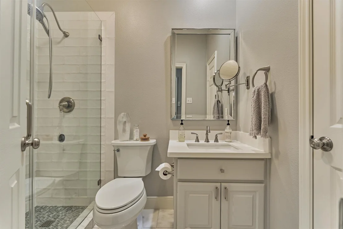 Photo of 170 N Hazelcrest Circle