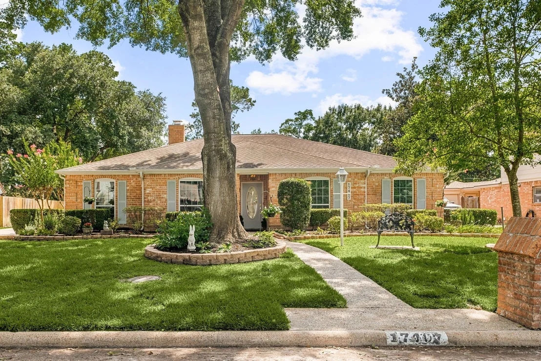 Photo of 17407 Loring Lane