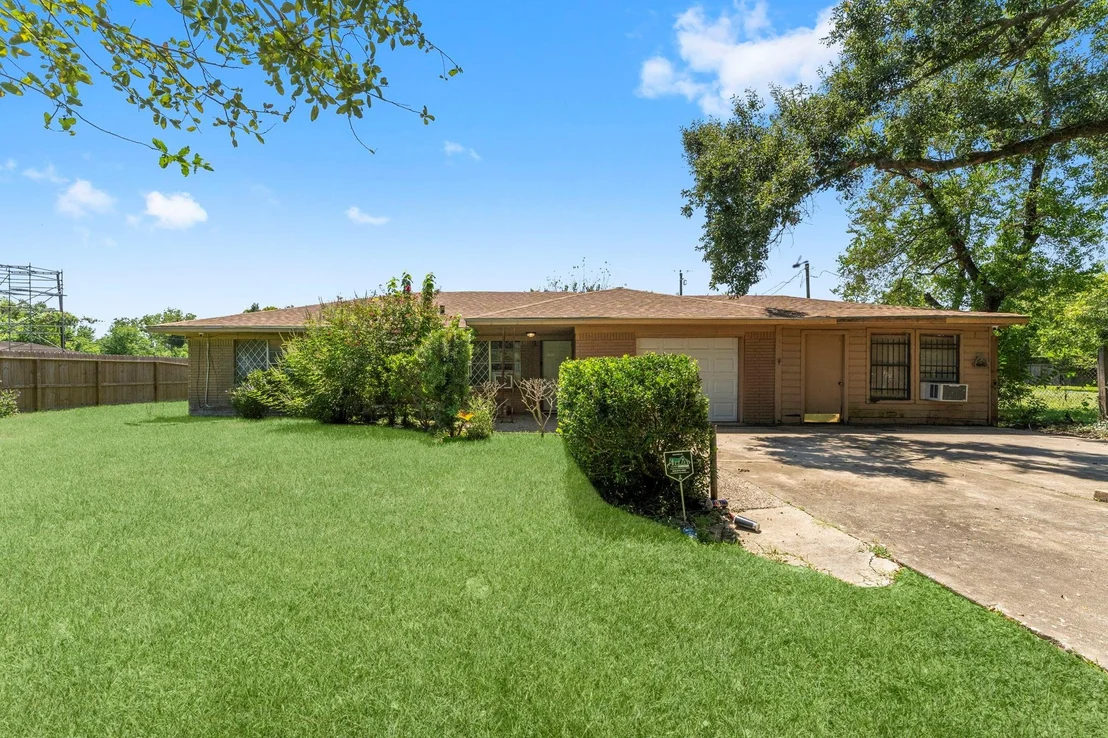 Photo of 814 Isetta Lane