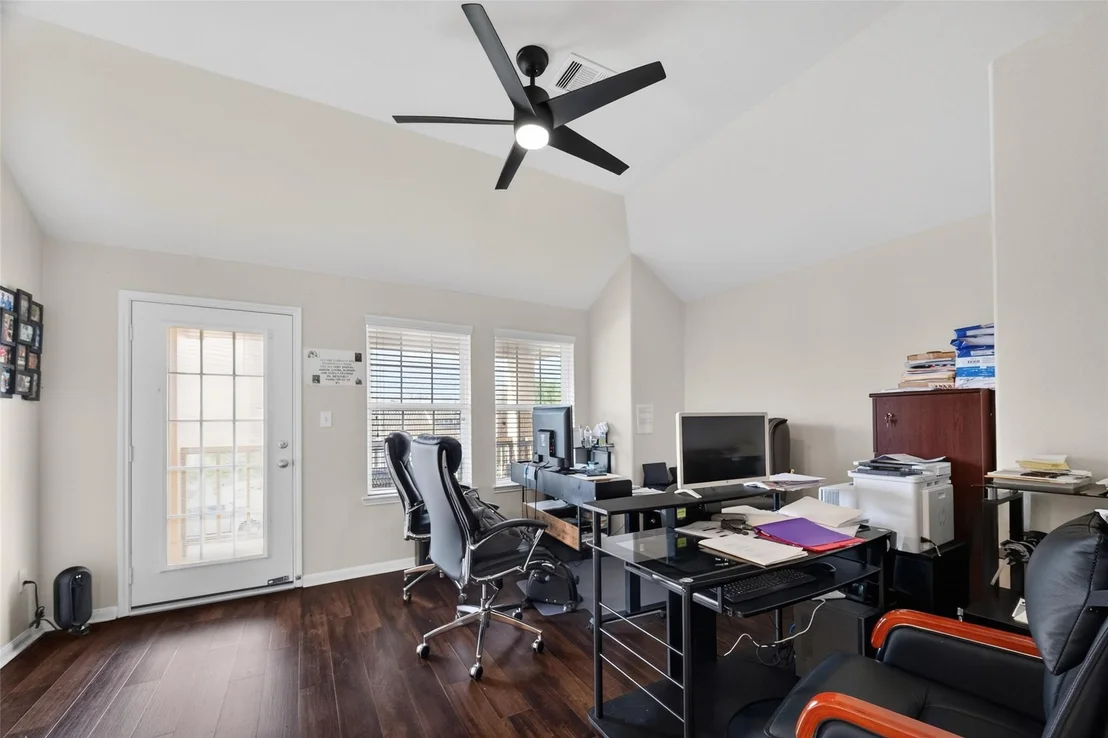 Photo of 7115 Pavilion Drive