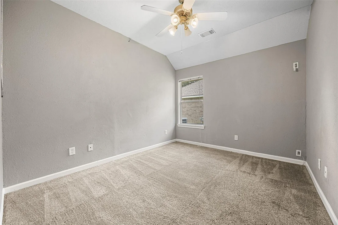 Photo of 212 Silverbrook Lane