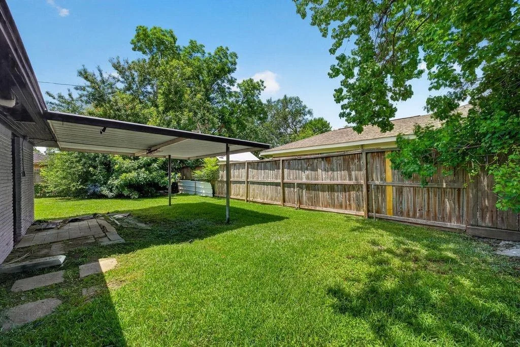 Photo of 701 Oriole Lane