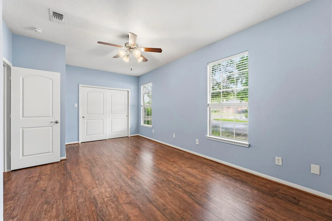Photo of 10407 Twin Oak Drive