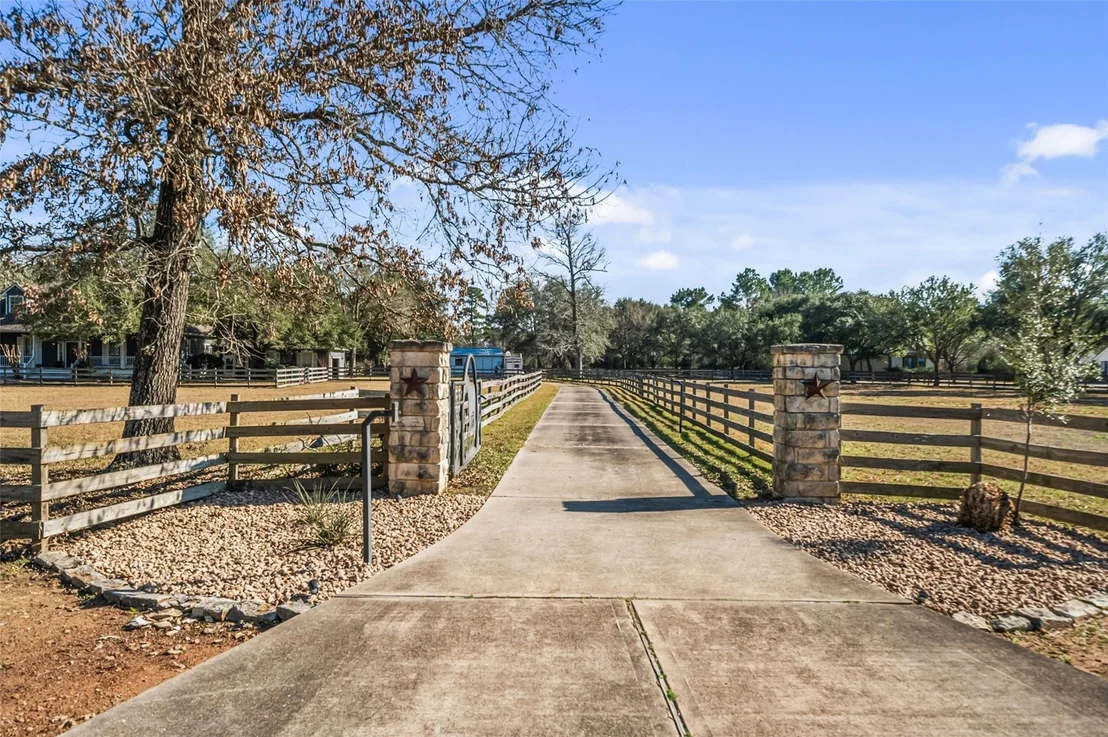 Photo of 36003 Post Oak Circle