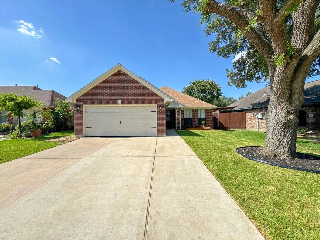 Photo of 406 Bluebird Lane