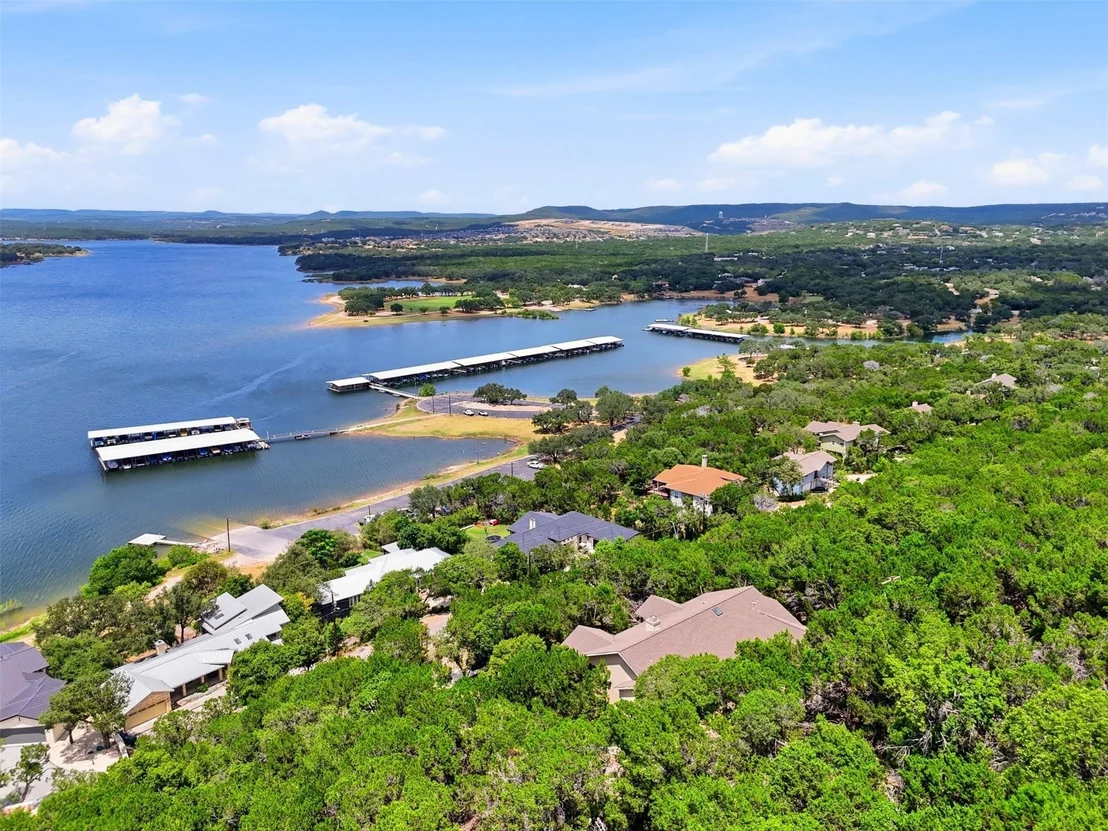Photo of 6103 Lakeshore Drive