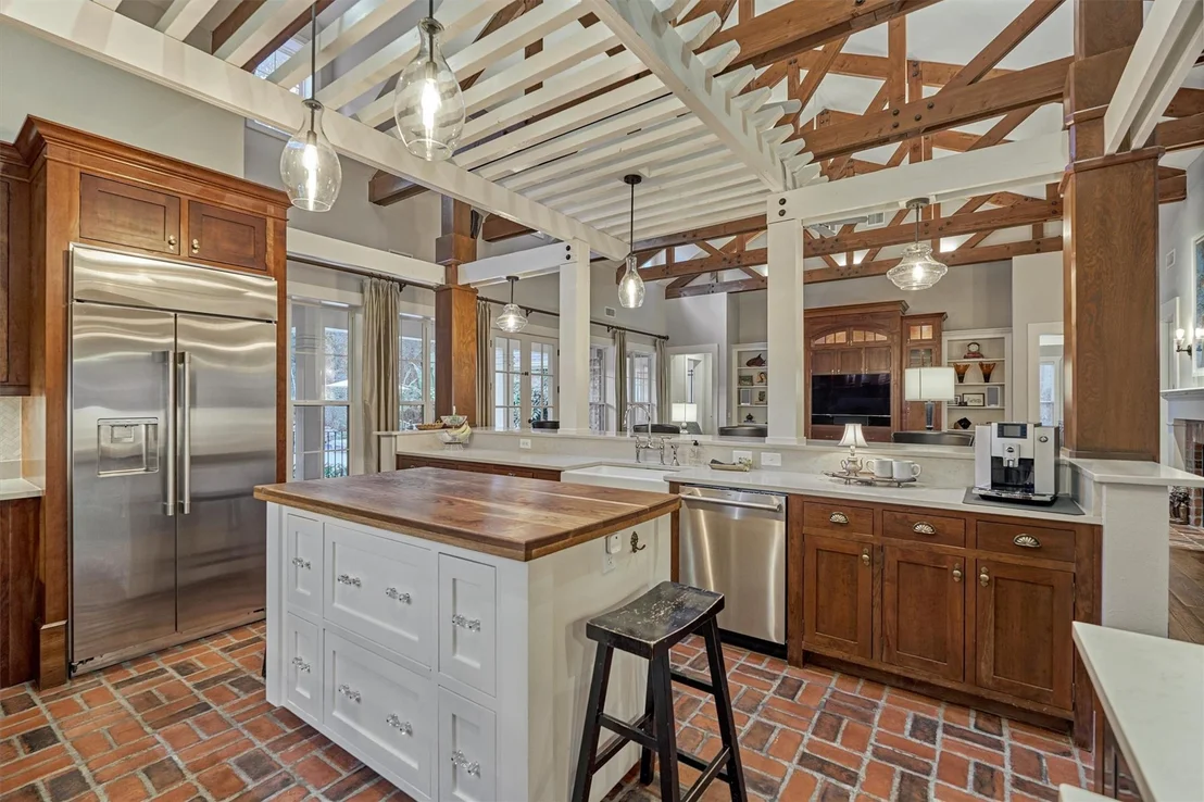 Photo of 10928 Lake Forest Drive