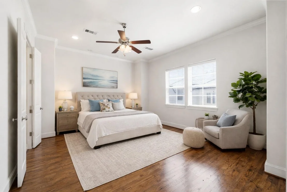 Photo of 8926 Lakeshore Bend Drive