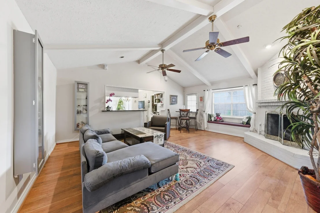 Photo of 942 Brunswick Circle