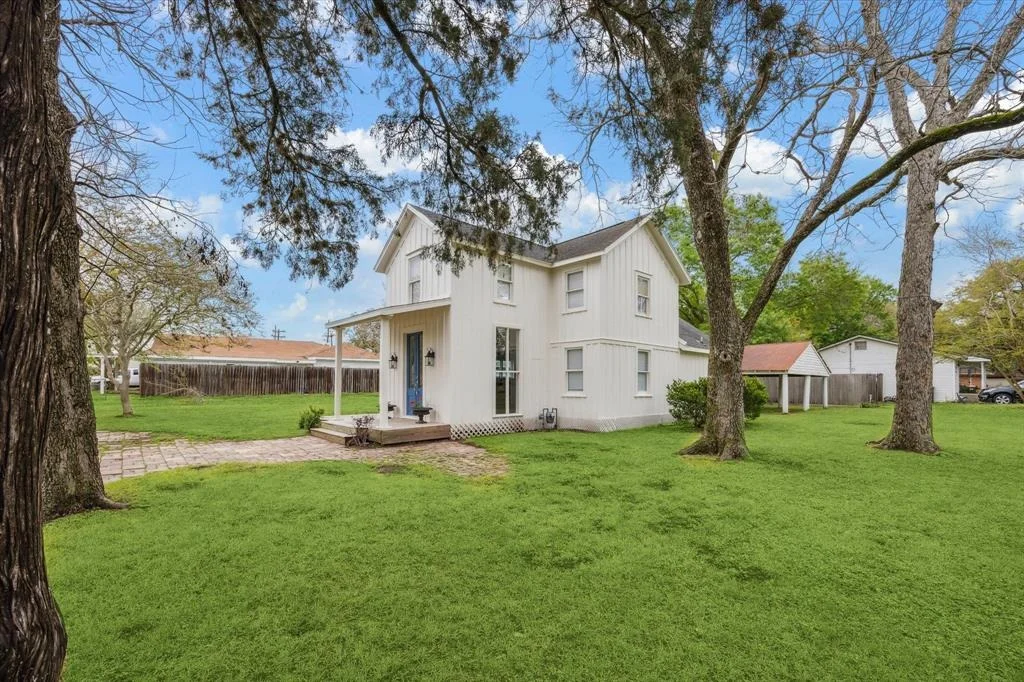 Photo of 1104 Rexville Road