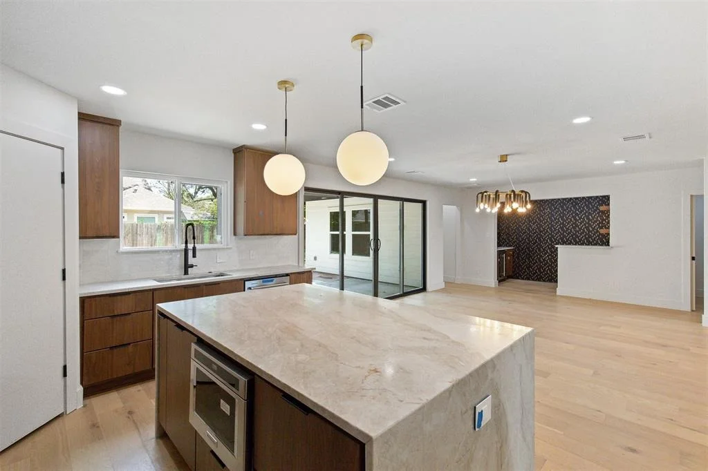 Photo of 1506 Du Barry Lane