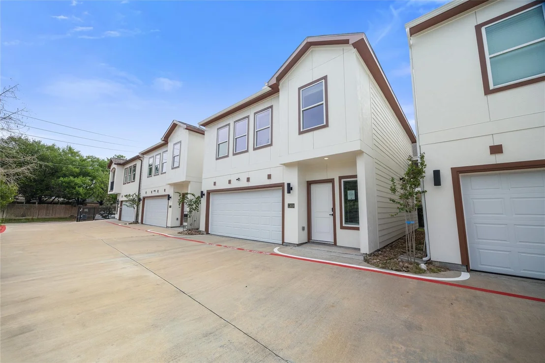 Photo of 11619 Waldemar Drive