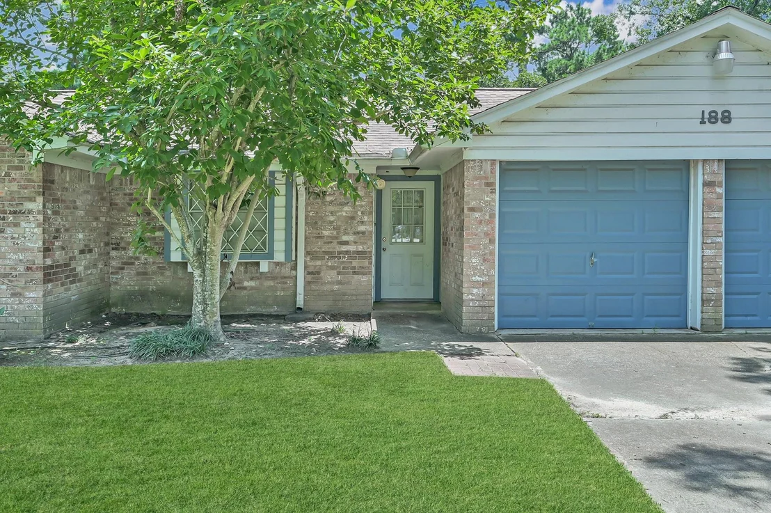 Photo of 188 Greenleaf Lane