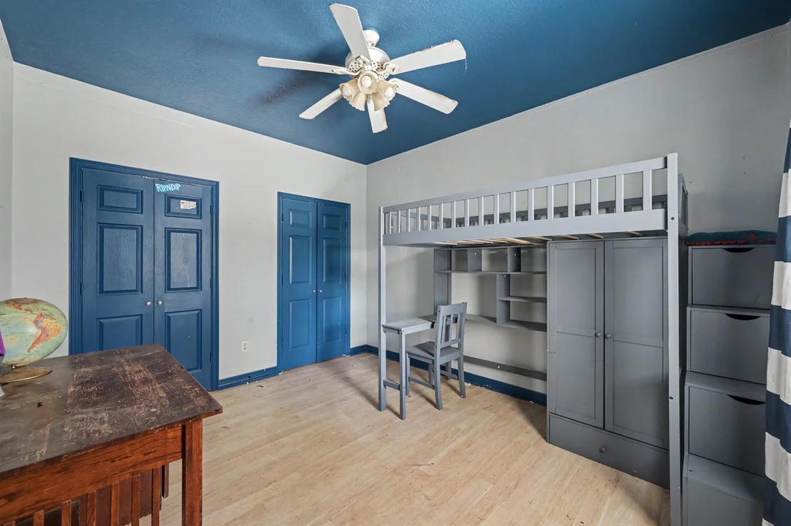 Photo of 5110 Lakeshore Drive